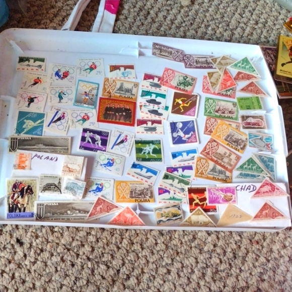 Stamp collection - Picture 1 of 4